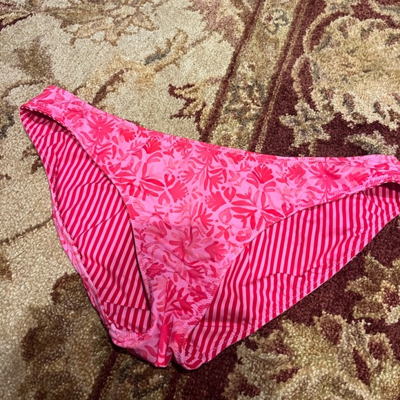 Pink Striped and Floral Reversible Vineyard Vines Bikini Set - Picture 7 of 11